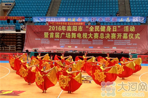 Nanyang square dancing finals get televised