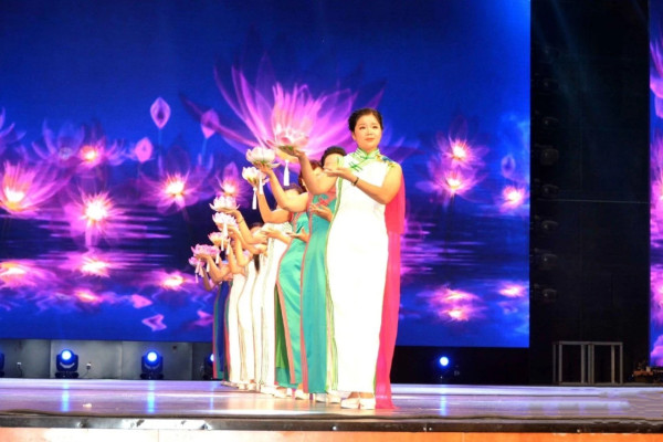 Cheongsam festival held in Nanyang