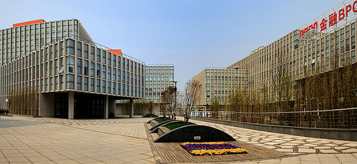 Special Coverage: Charming enginees in Huaqiao Business and Service Park