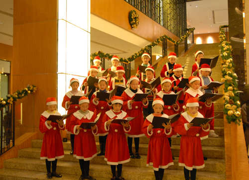 Hilton hotel lights up Christmas holiday