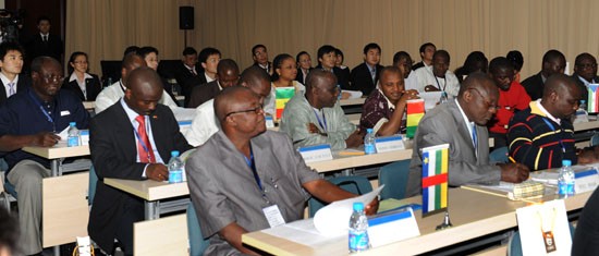 Project Contract Seminar of African Countries visits CGGC International