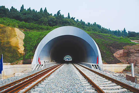 CGGC–contracted Yangjiawan Tunnel for the Hanyi High-speed Railway presents a brand new image