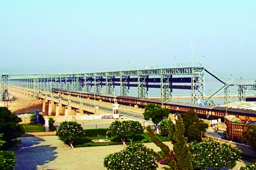 The Taunsa Barrage Restoration Project (Pakistan)