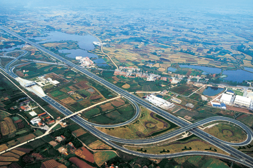 The Xiangfan-Jingzhou Expressway (China)