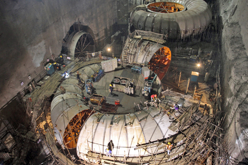 Electromechanical Equipment Installation at the Xiluodu Hydropower Station (China)