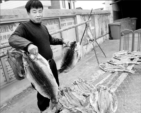 Drought leaves Poyang fishermen dangling