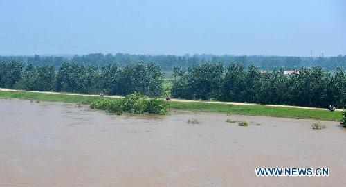 Water level of Hanjiang River falls
