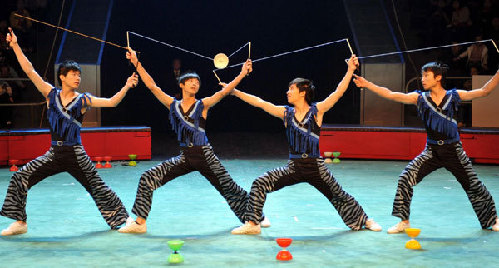 Art festival in Wuhan highlights acrobatics