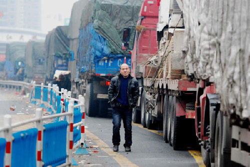 41,000 vehicles paralyze Jiujiang Yangtze River Bridge