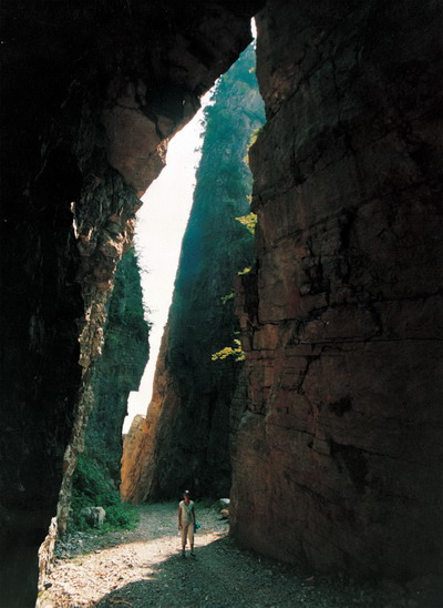 Tenglong Cave Group in Enshi