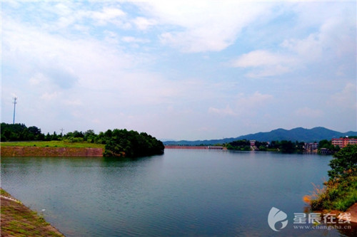 Gaoqiao brings left behind families together