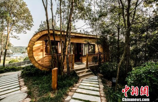 Xunlong River Eco Art Town brings beautiful countryside to life