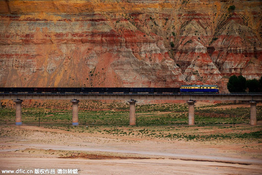 Baotou-Lanzhou Railway: China's first desert railway