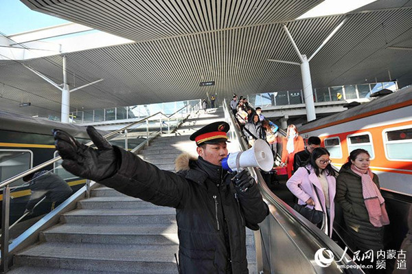 Railway stations brace for post-holiday travel rush