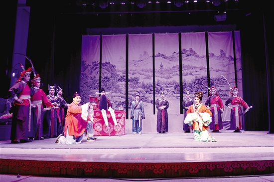 Baotou puts on Jin opera performance