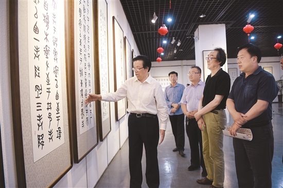 Mongolian calligrapher opens calligraphy museum in hometown