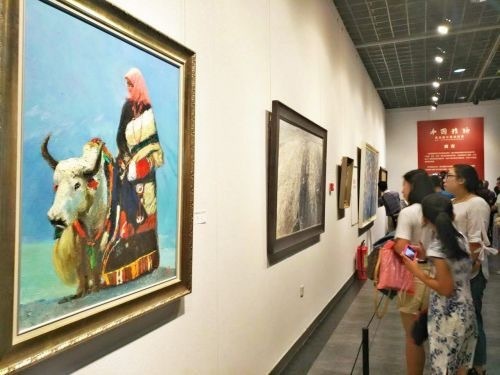 Oil painting exhibition opens in Baotou