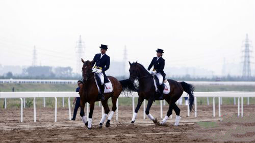 Inner Mongolia kicks off equestrianism and horseracing festival