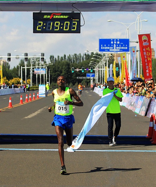 Thousands turn out for Ulanqab marathon