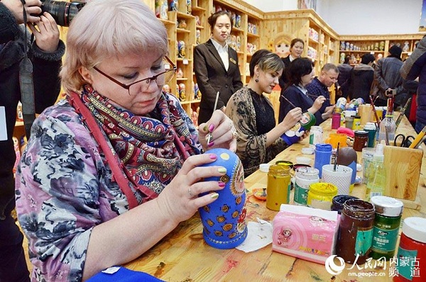 Discover matryoshka dolls in Manzhouli