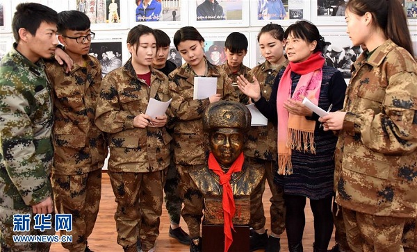 Life of Lei Feng makes impression on Hohhot students