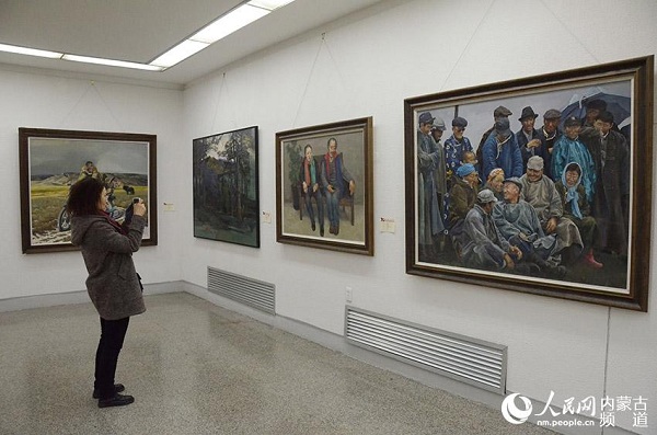 Inner Mongolia holds college art exhibition