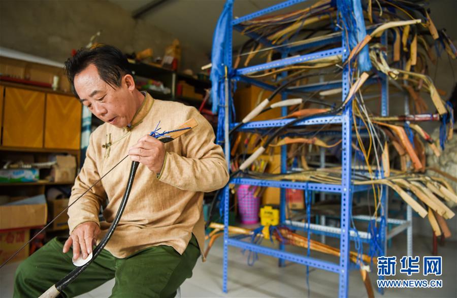 Mongolian horn-made bows take the spotlight