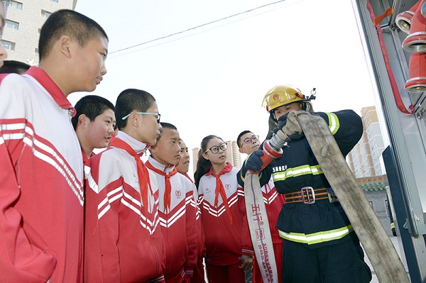Firefighting education held at Hohhot school