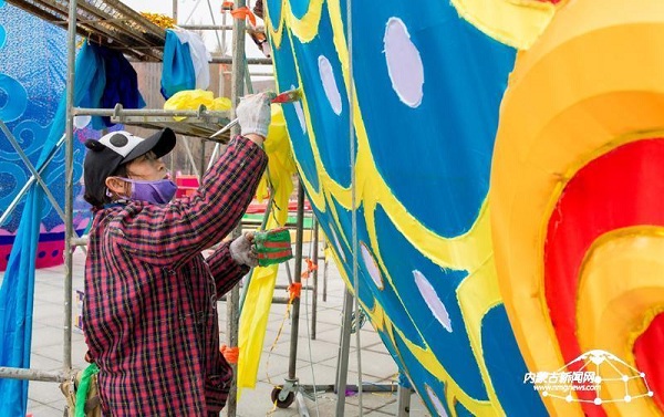 Festival lanterns brighten Hohhot