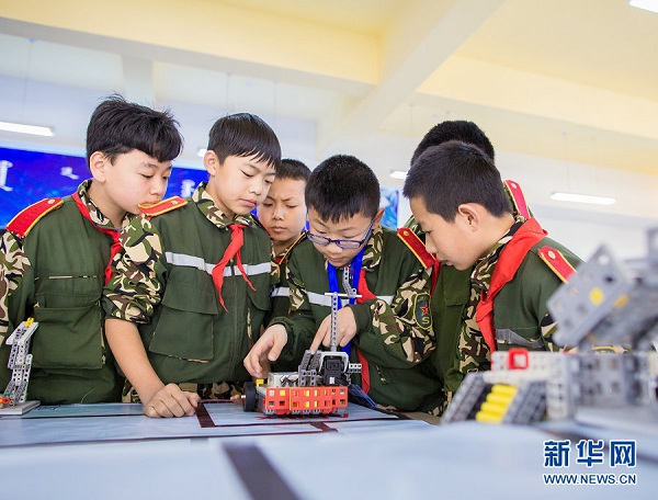 Hohhot holds youth robotics competition