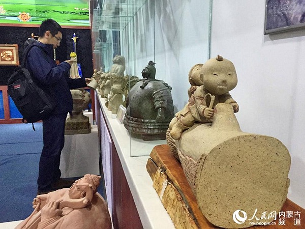 Xilin Gol center encourages careers in pottery