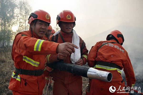 Over 4,000 firefighters battle forest fires