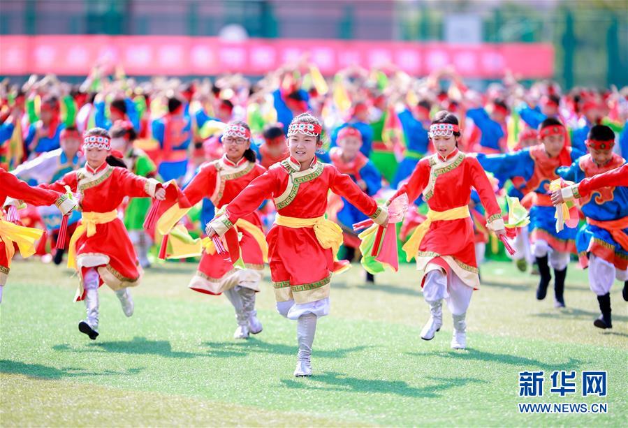 Youth carnival lightens up Inner Mongolia