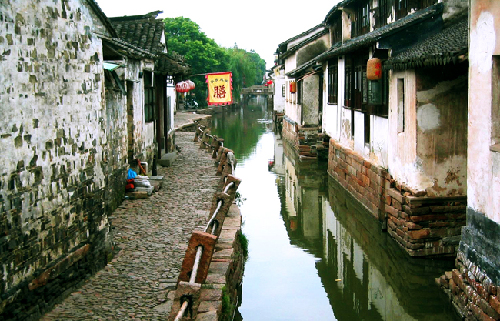 Zhouzhuang: China's first water-town