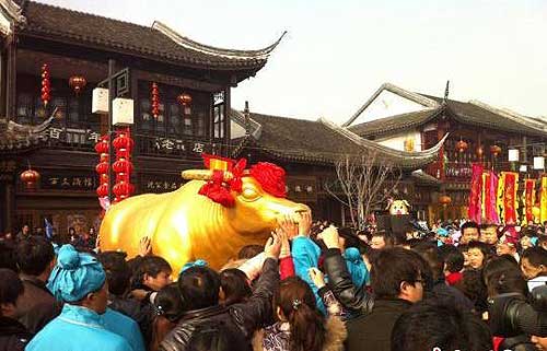 Celebrating the Year of the Monkey in E China