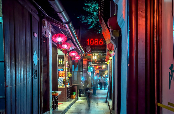 Taste Zhouzhuang in silent night