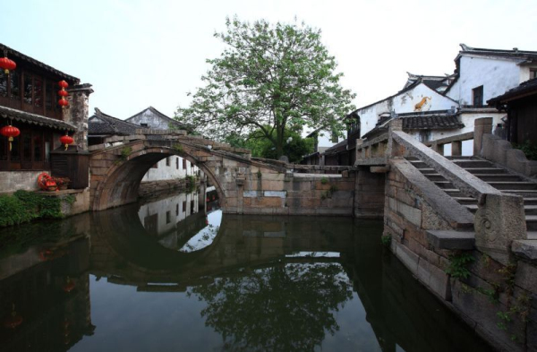 Have a date on the old bridges in Kunshan