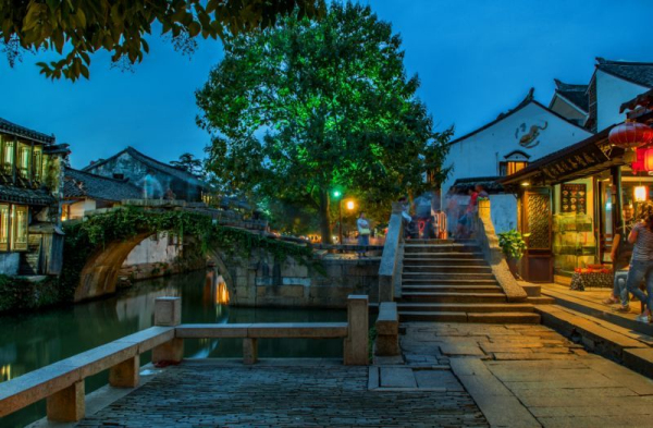 Have a date on the old bridges in Kunshan