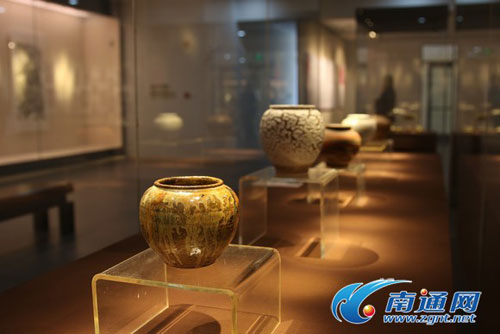 Nantong young artists' exhibition kicks off