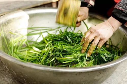 One-year waiting for green rice balls