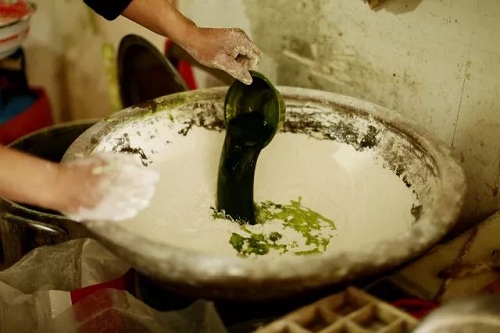 One-year waiting for green rice balls