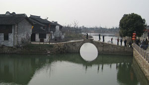 <FONT color=red>Spring Festival in Binhu</FONT>