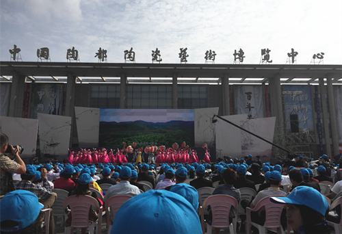 Foreigners gather in Yixing for its beauty