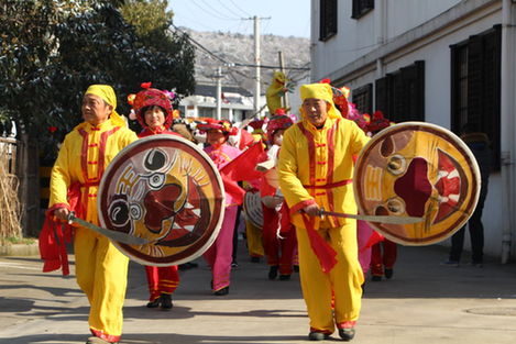 Spring Festival atmosphere spreads in Guzhu v