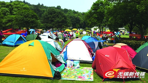 Tent festival brings thousands to Wuxi