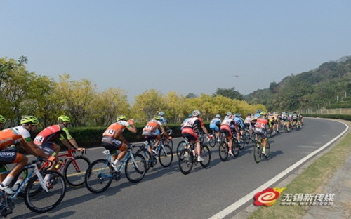 Annual cycling tour begins in Wuxi