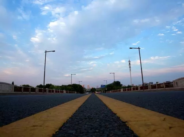 Beautiful landscapes along the track of Wuxi Marathon
