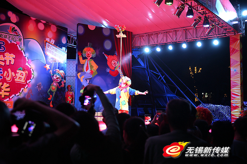 Gorgeous light festival casts spell over Wuxi