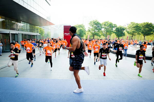 Runners wanted to race up Wuxi's highest building