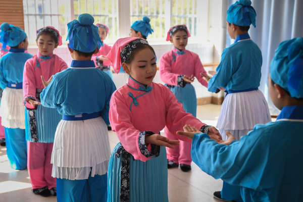 Wuxi Opera taught in schools
